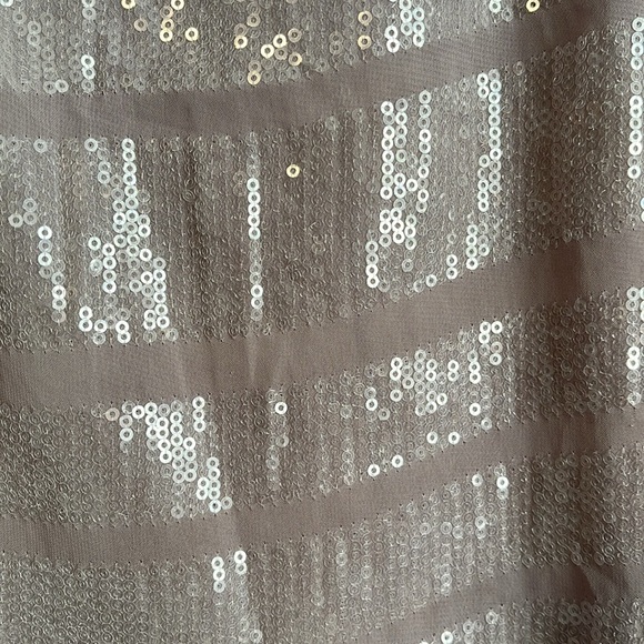 MATTY M Sequin Sleeveless V Neck Blouse, Size S - Picture 4 of 8